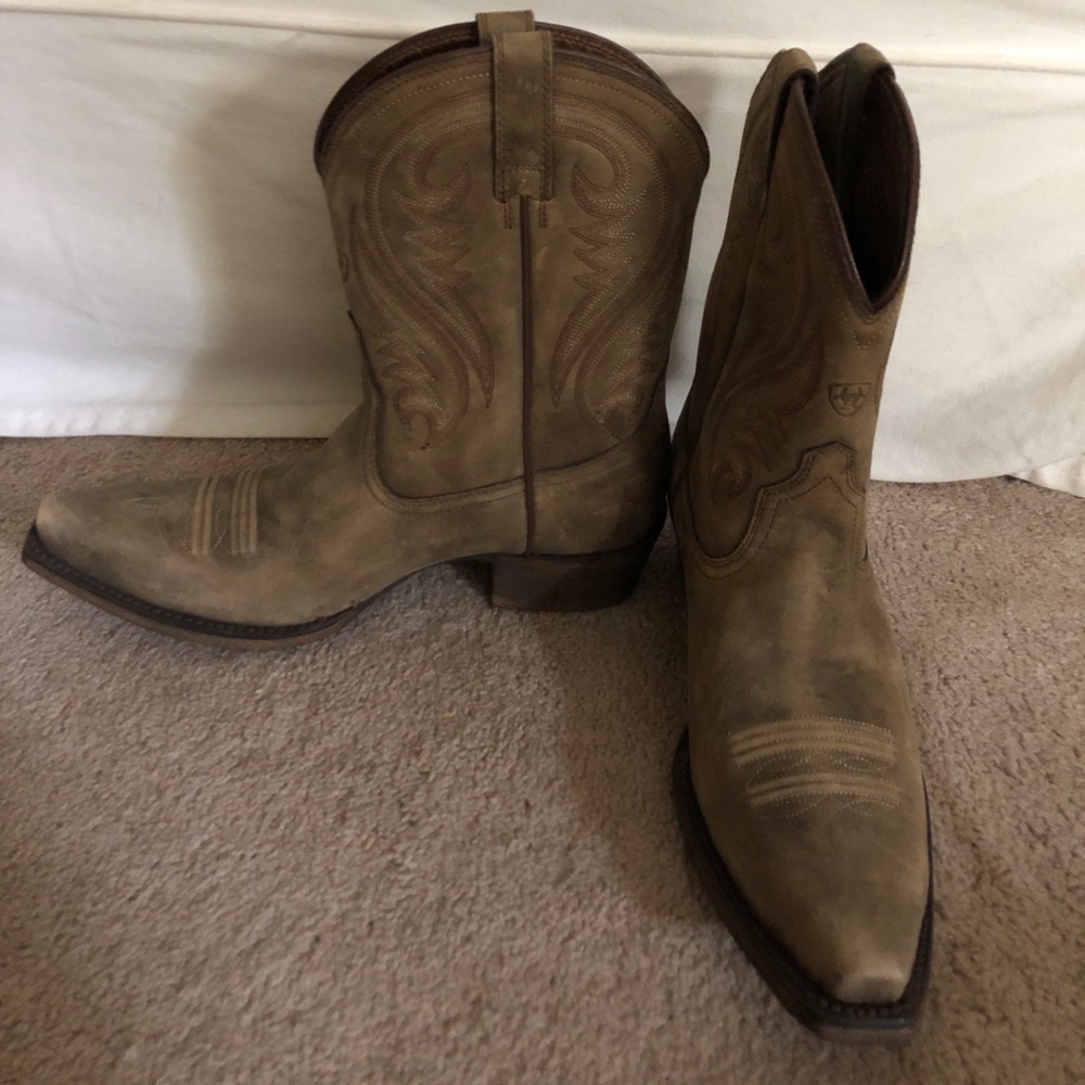 New Ariat Women’s boots